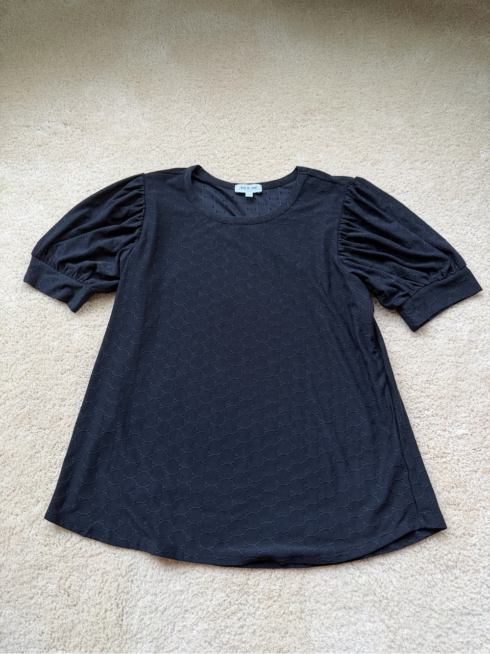 Kim & Cami Women’s Black Eyelet Blouse w/ Puff Sleeves - Size XL - EUC - Stretch